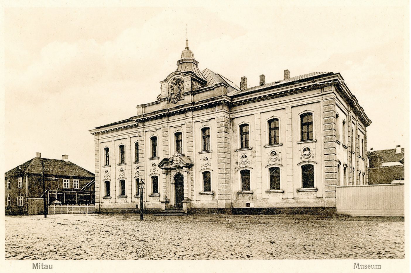 Kurzemes provinces muzeja ēka kopš 1898. gada. Pastkarte, 20. gs. sākums, no R. Matroža arhīva.